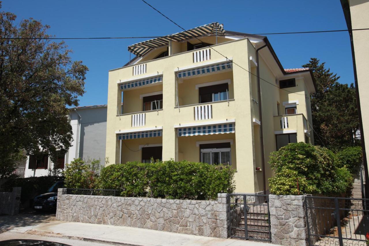 Studio Apartments Cavrak With Terrace Baška Eksteriør billede
