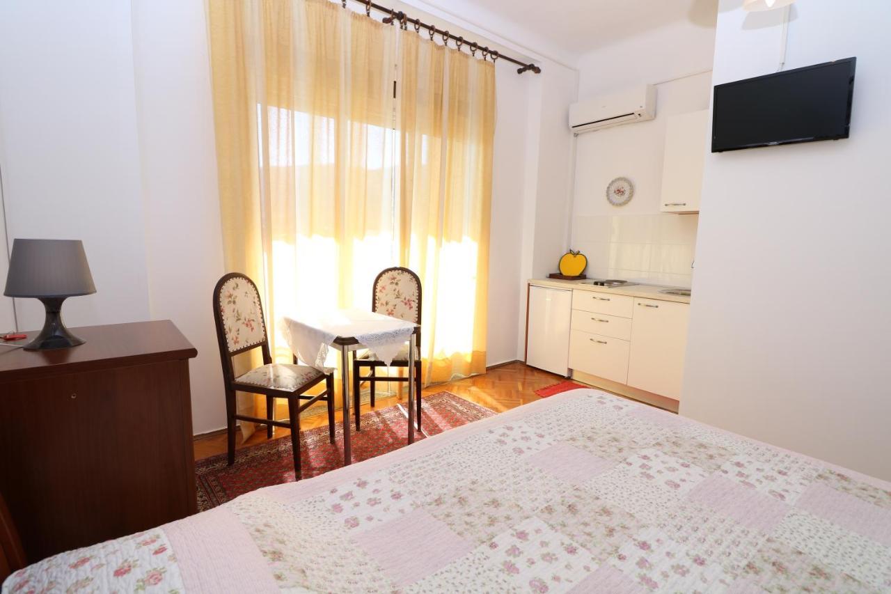 Studio Apartments Cavrak With Terrace Baška Eksteriør billede