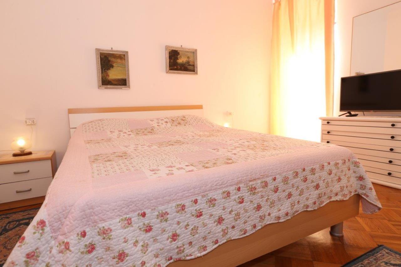 Studio Apartments Cavrak With Terrace Baška Eksteriør billede