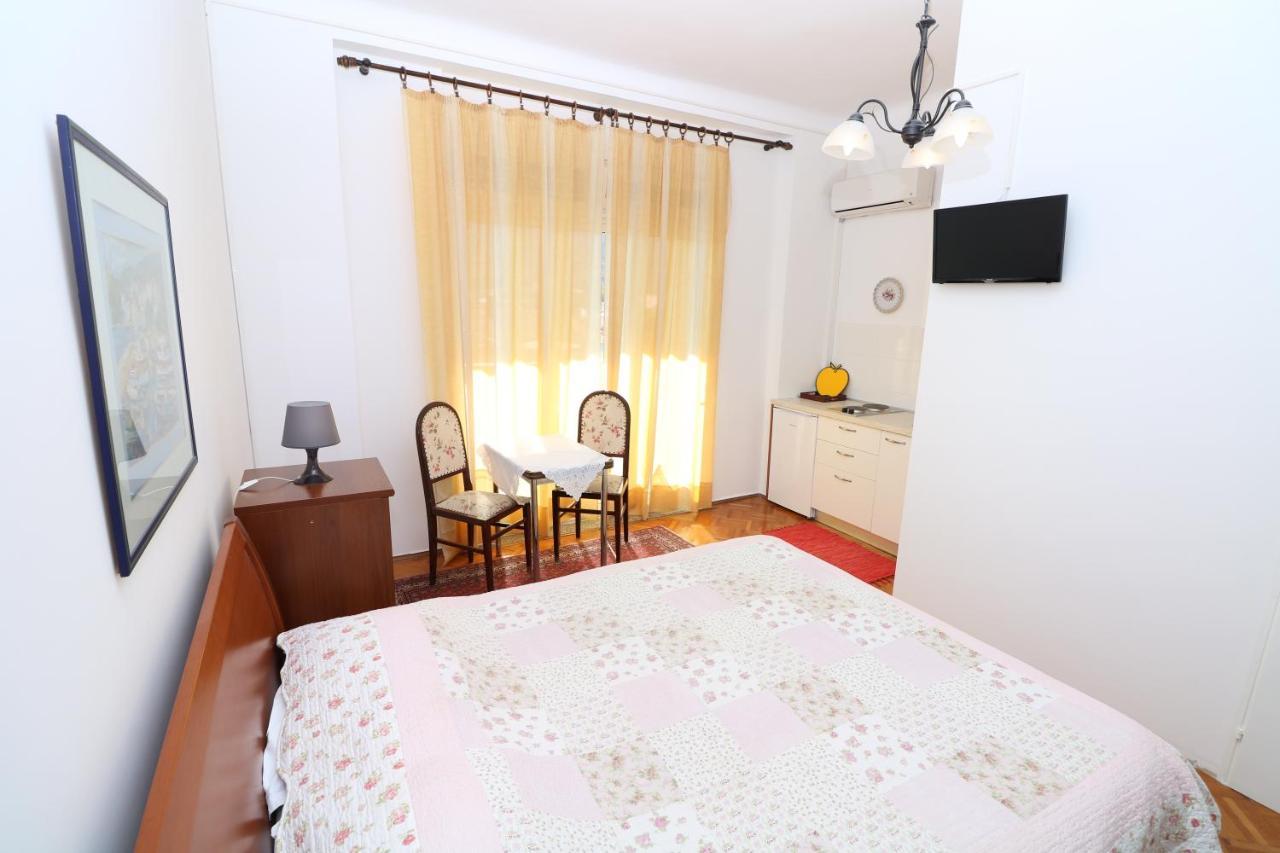 Studio Apartments Cavrak With Terrace Baška Eksteriør billede