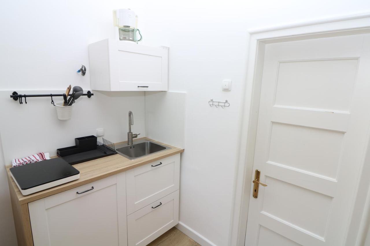 Studio Apartments Cavrak With Terrace Baška Eksteriør billede