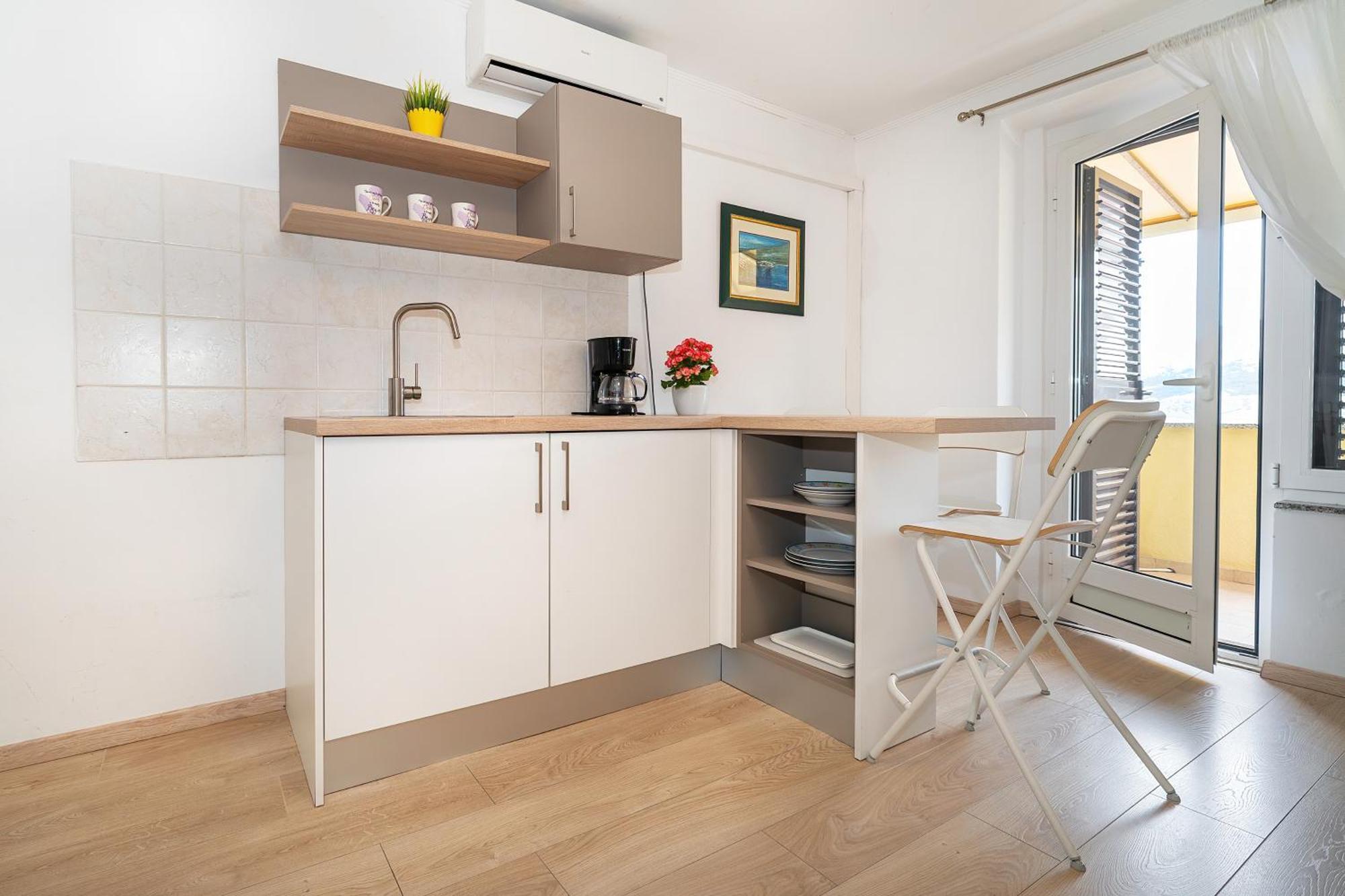 Studio Apartments Cavrak With Terrace Baška Eksteriør billede