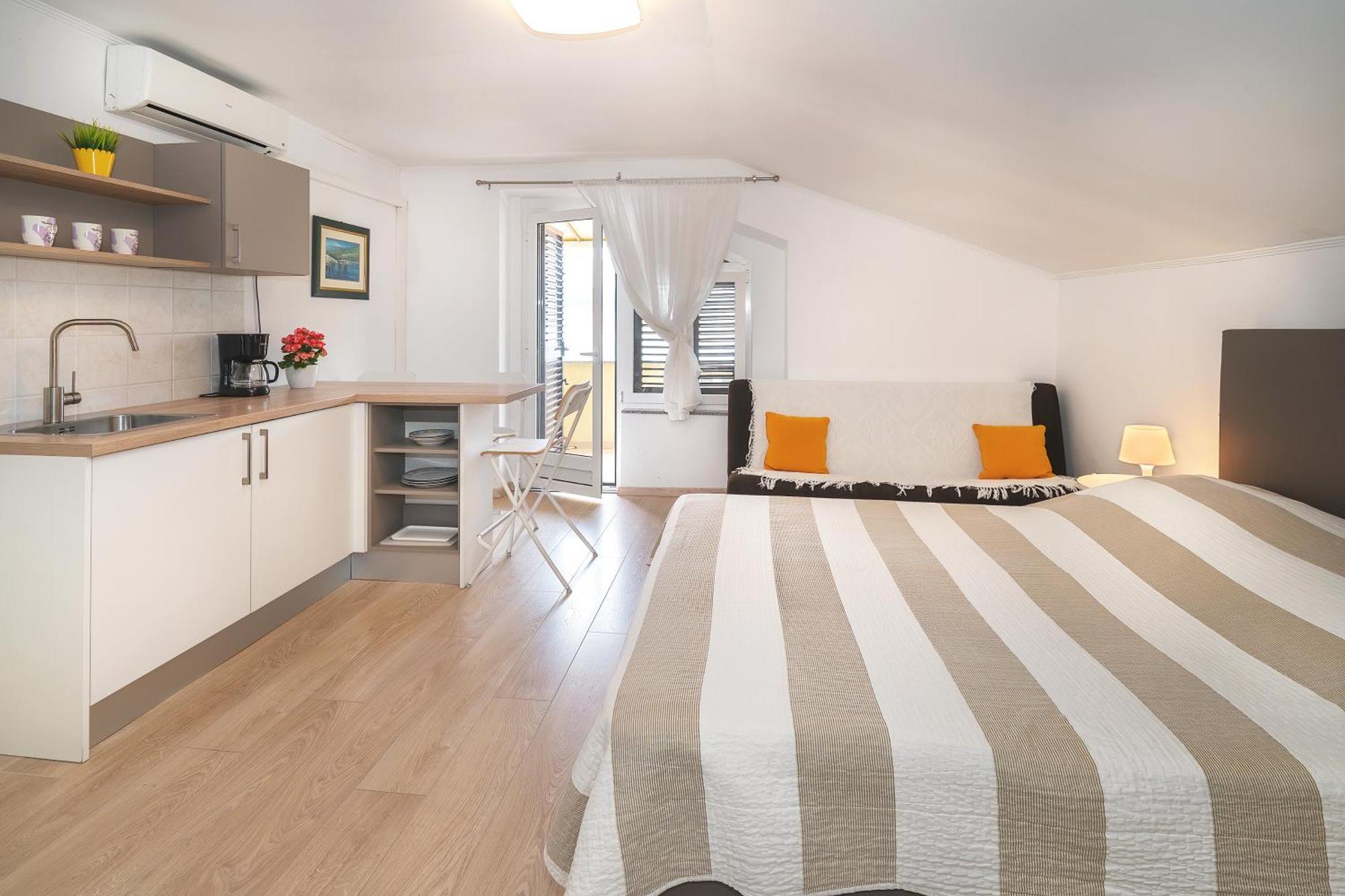 Studio Apartments Cavrak With Terrace Baška Eksteriør billede