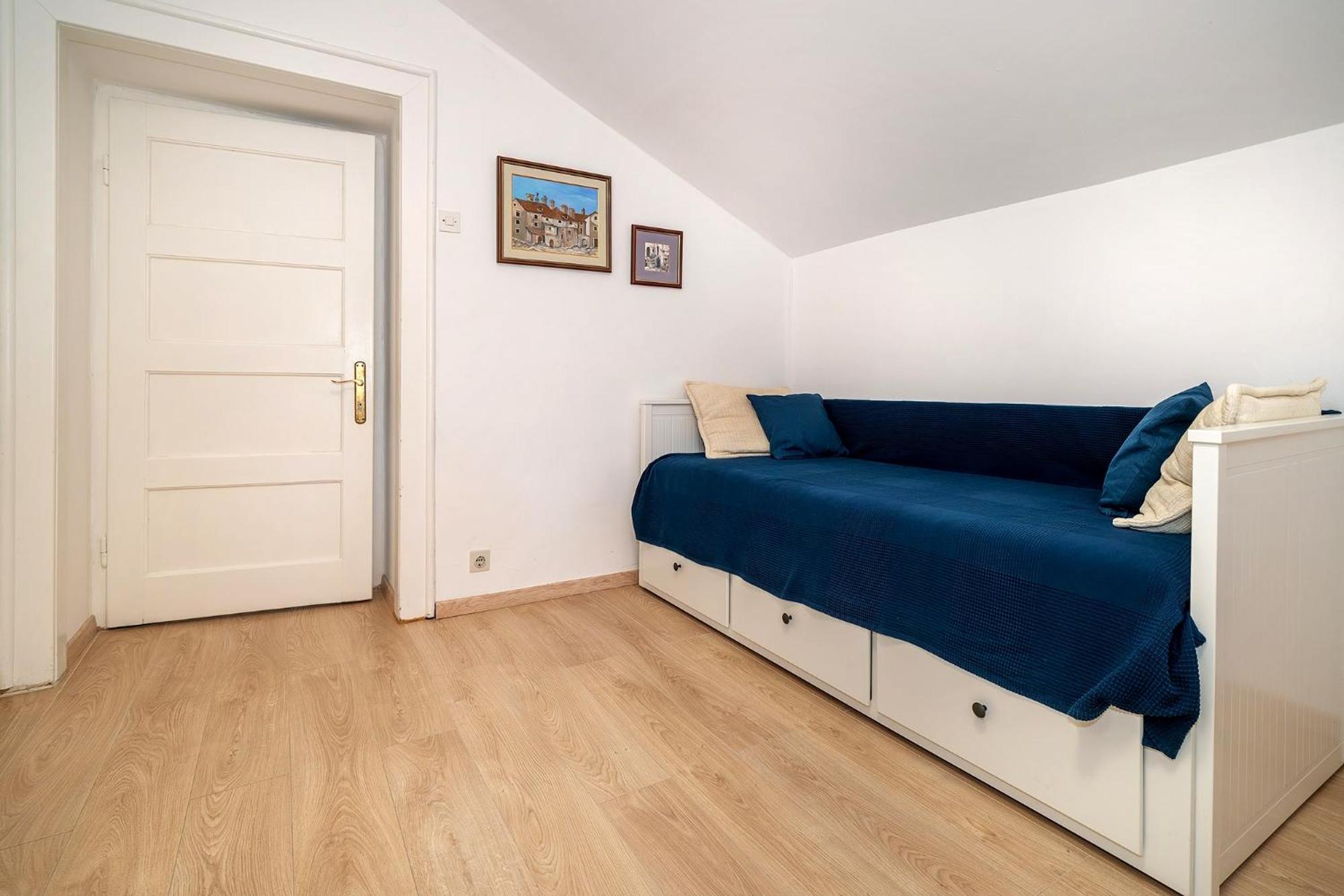 Studio Apartments Cavrak With Terrace Baška Eksteriør billede